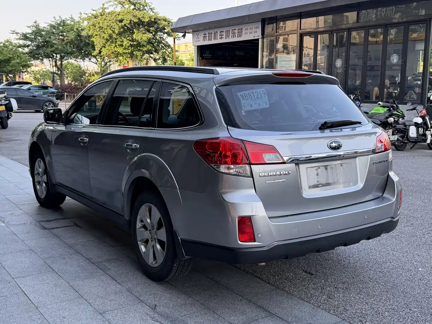 Subaru Outback 2010 2010 2.5i Luxury