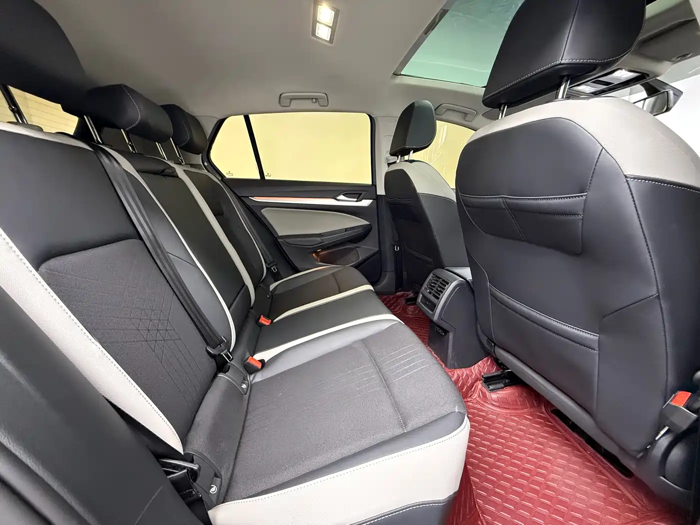 Volkswagen Golf 2023 280TSI DSG Pro фото 10