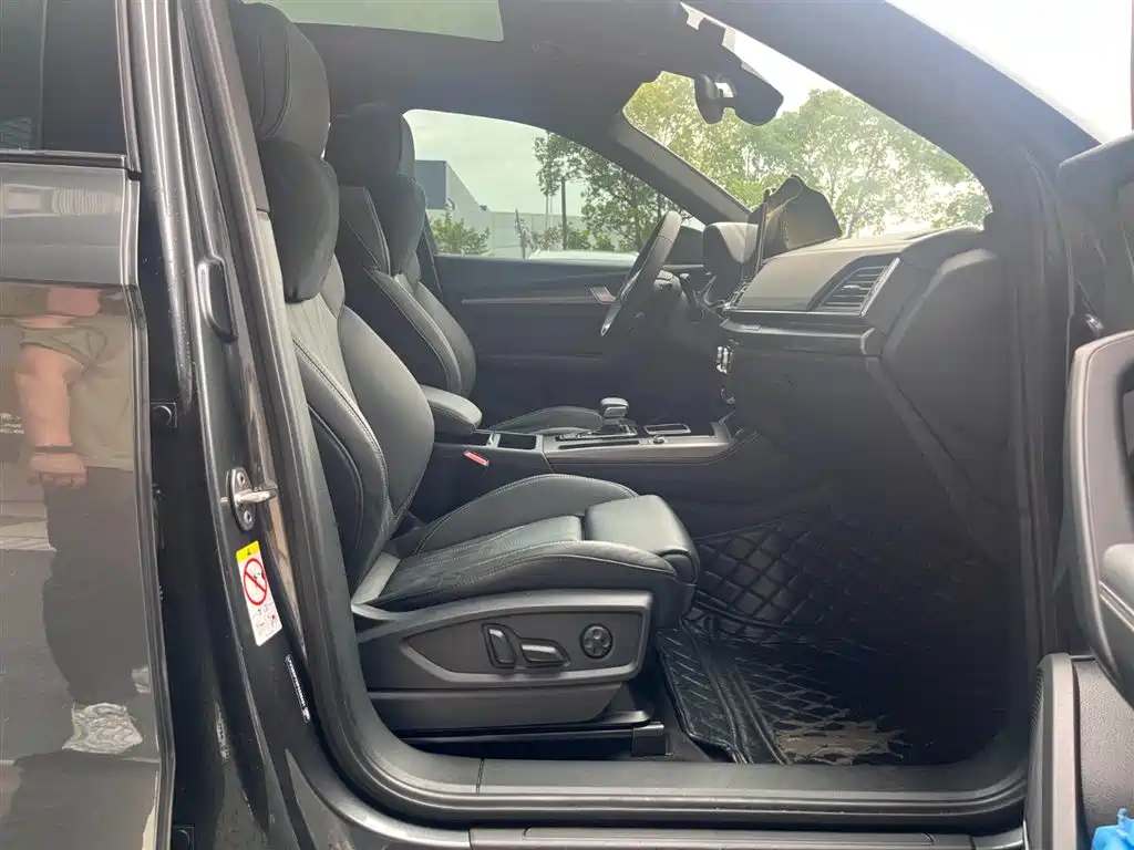 Audi Q5L 2023 45T Luxury Dynamic фото 8
