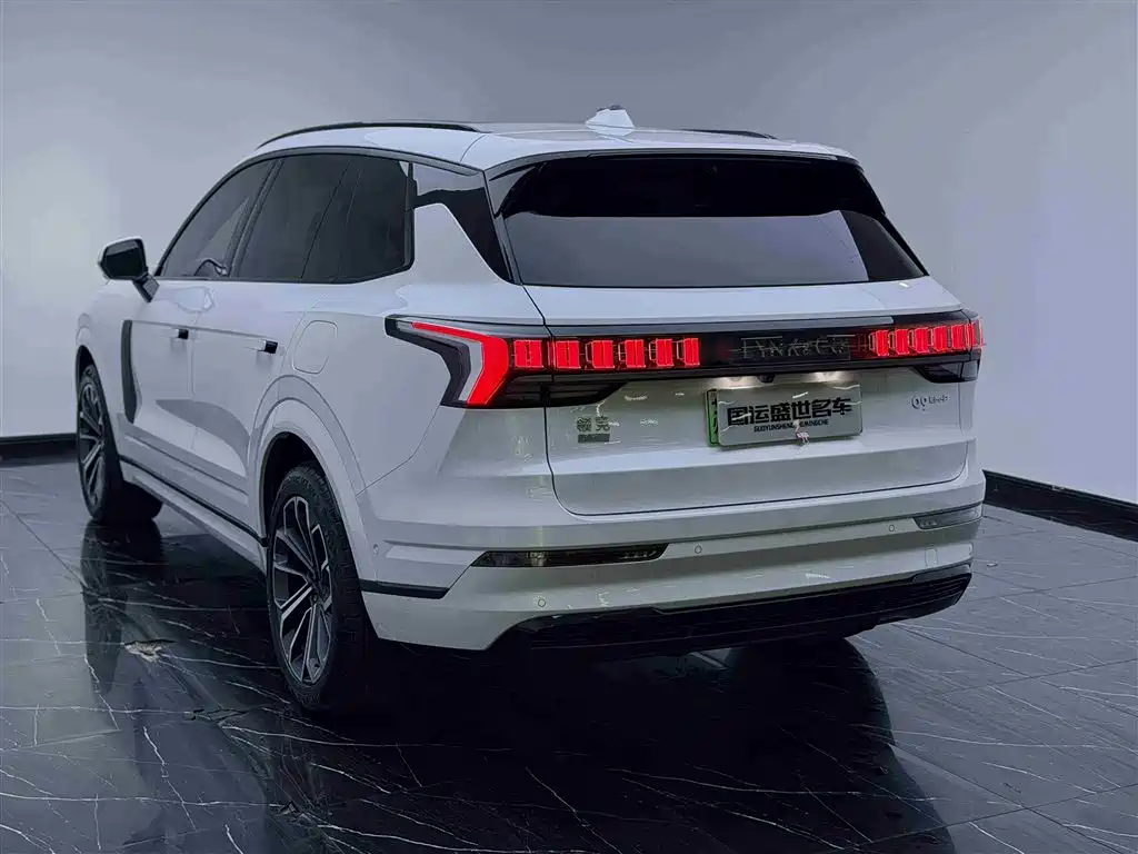 Lynk & Co 09 EM-P 2023 2.0TD EM-P Long Range PM 6-Seater фото 6