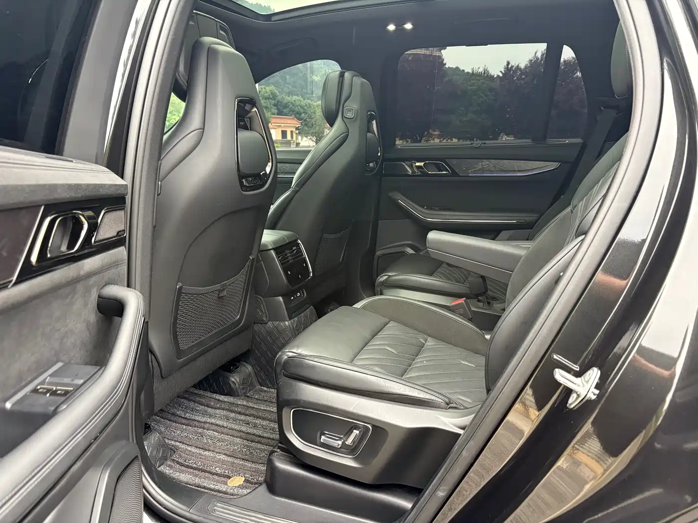 Lynk & Co 09 EM-P 2021 2.0T PHEV Ultra 6-seater фото 20