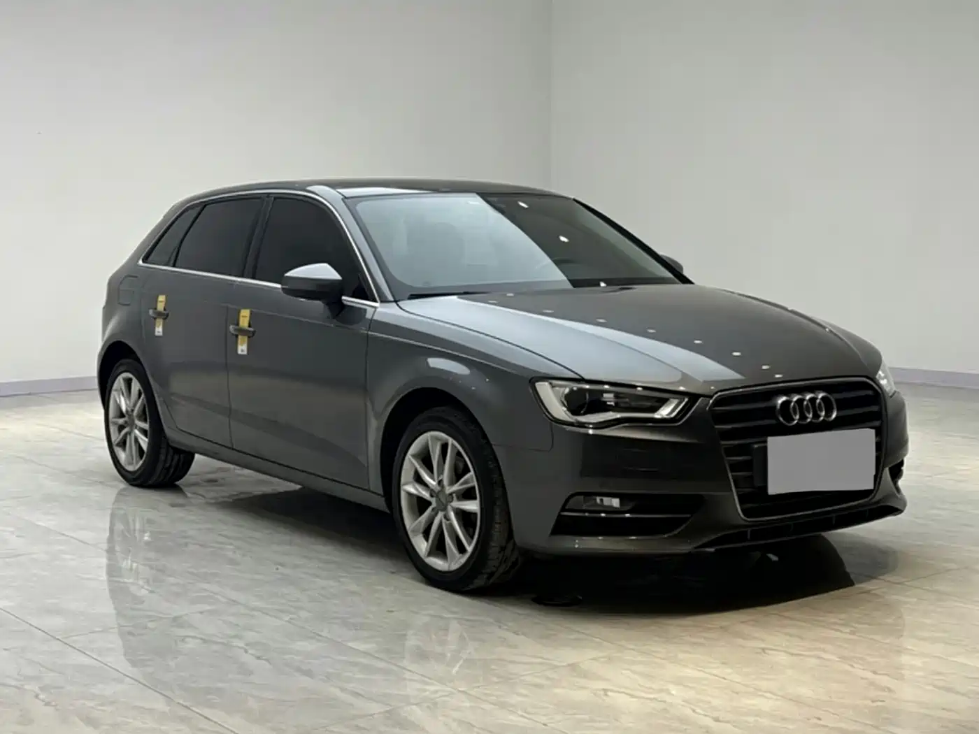 Audi A3 2014 Sportback 35 TFSI Automatic Comfort фото 3