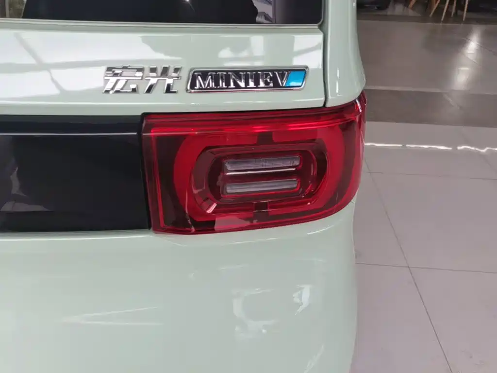 Фото 8 - Wuling Motors Hongguang MINIEV