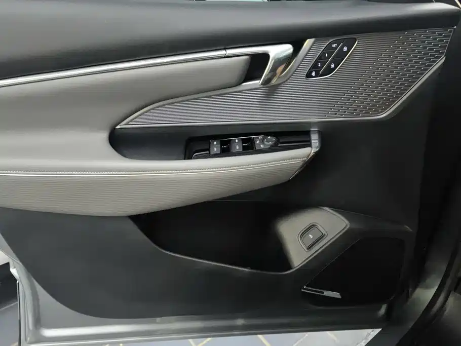 Фото 7 - Buick E5