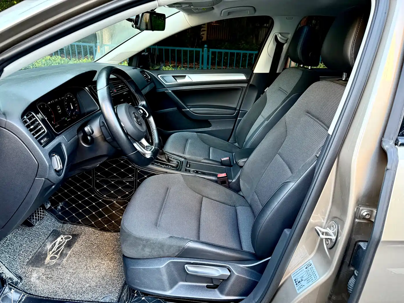 Volkswagen Golf 2020 280TSI DSG Luxury фото 3