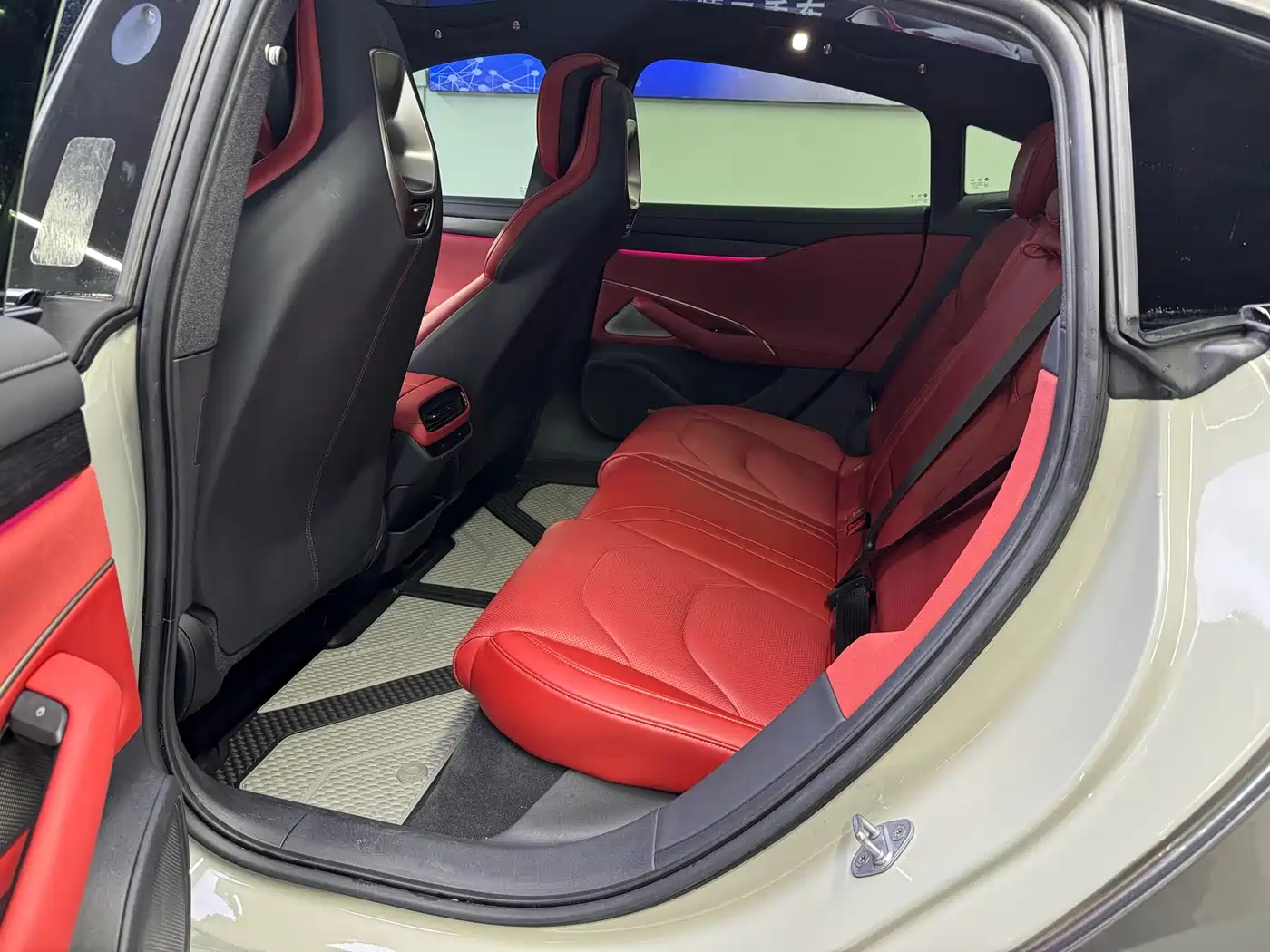 XIAOMI CAR XIAOMI SU7