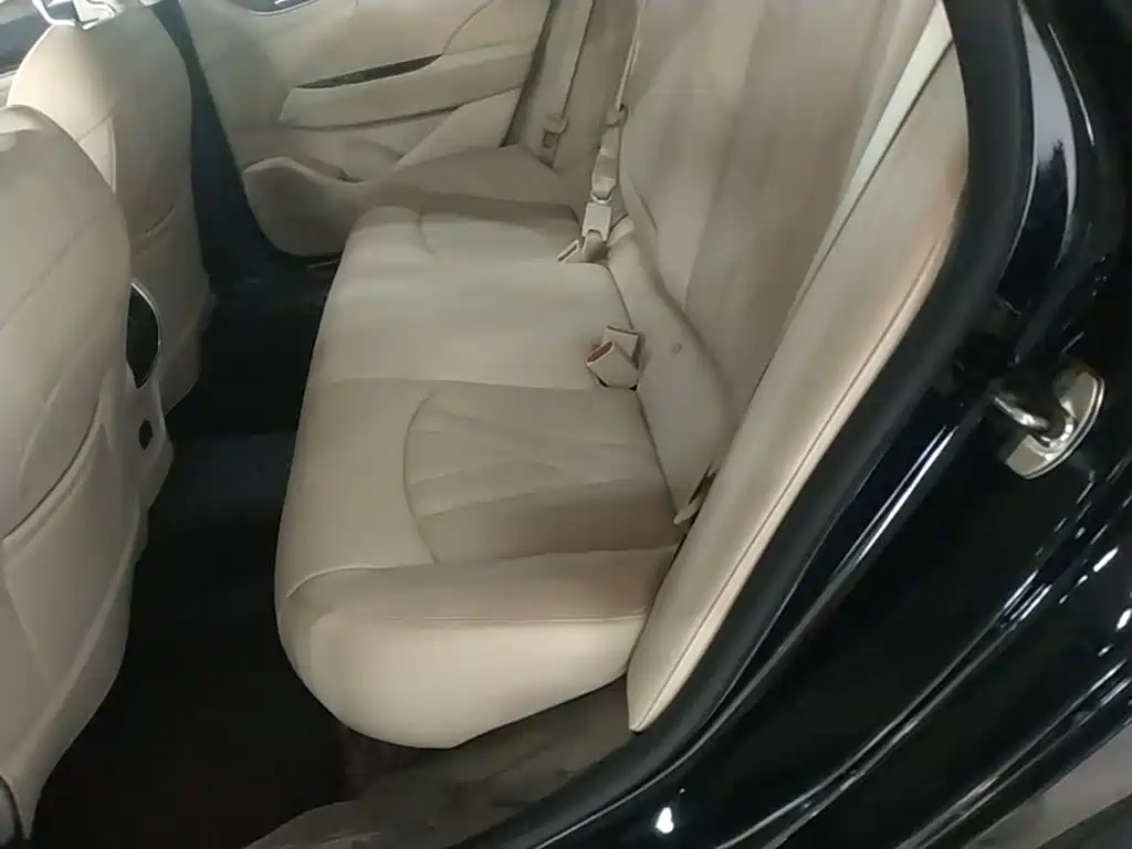 Photo 17 - Buick LaCrosse