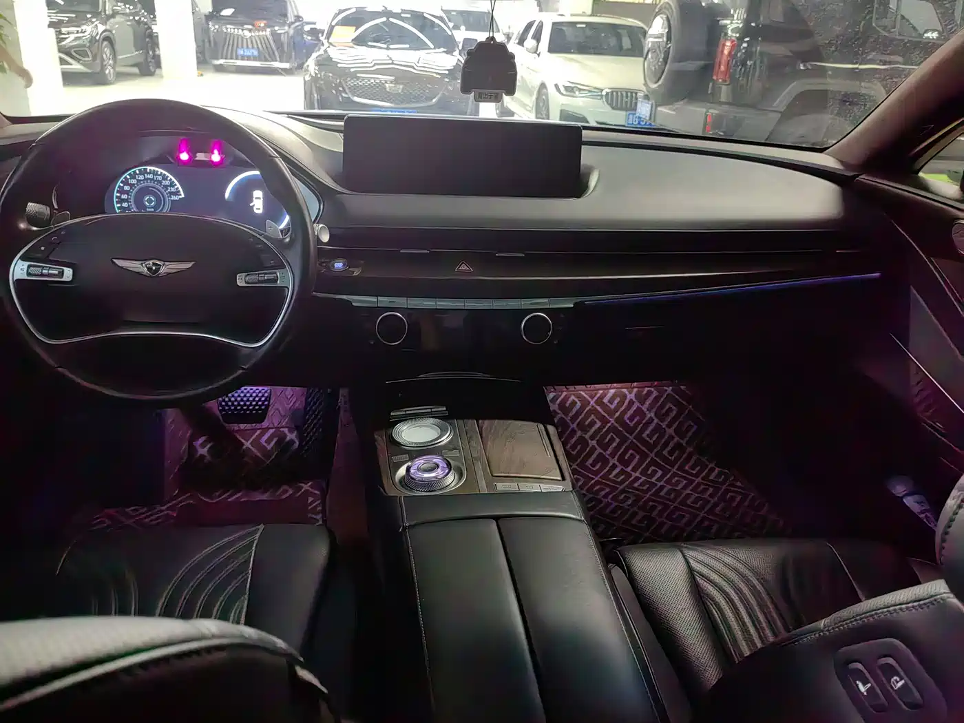 Фото 9 - Genesis G80