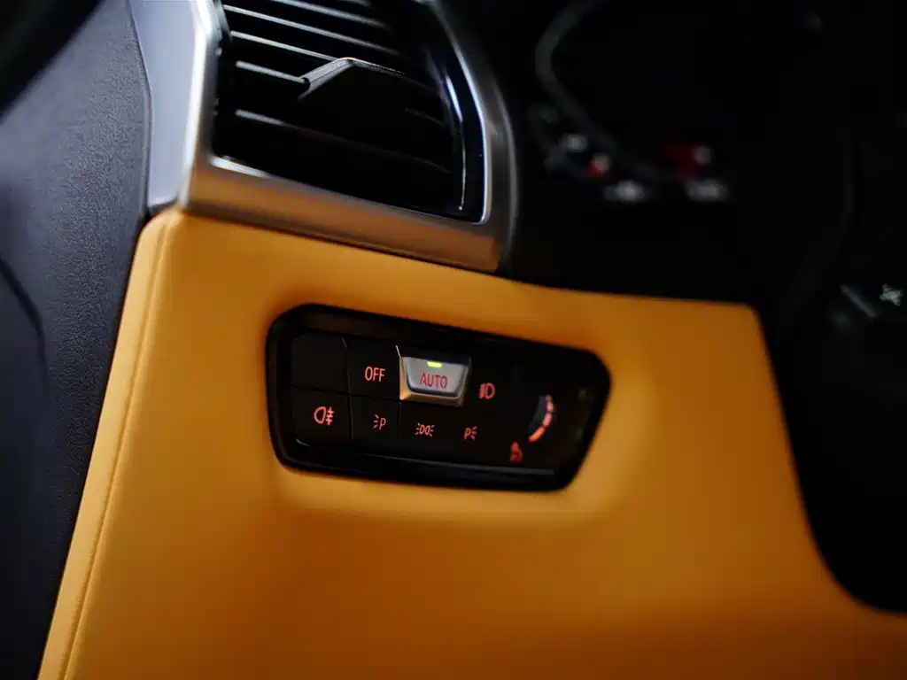 BMW M8 2021 2020 M8 4-Door Coupe Thunder Edition