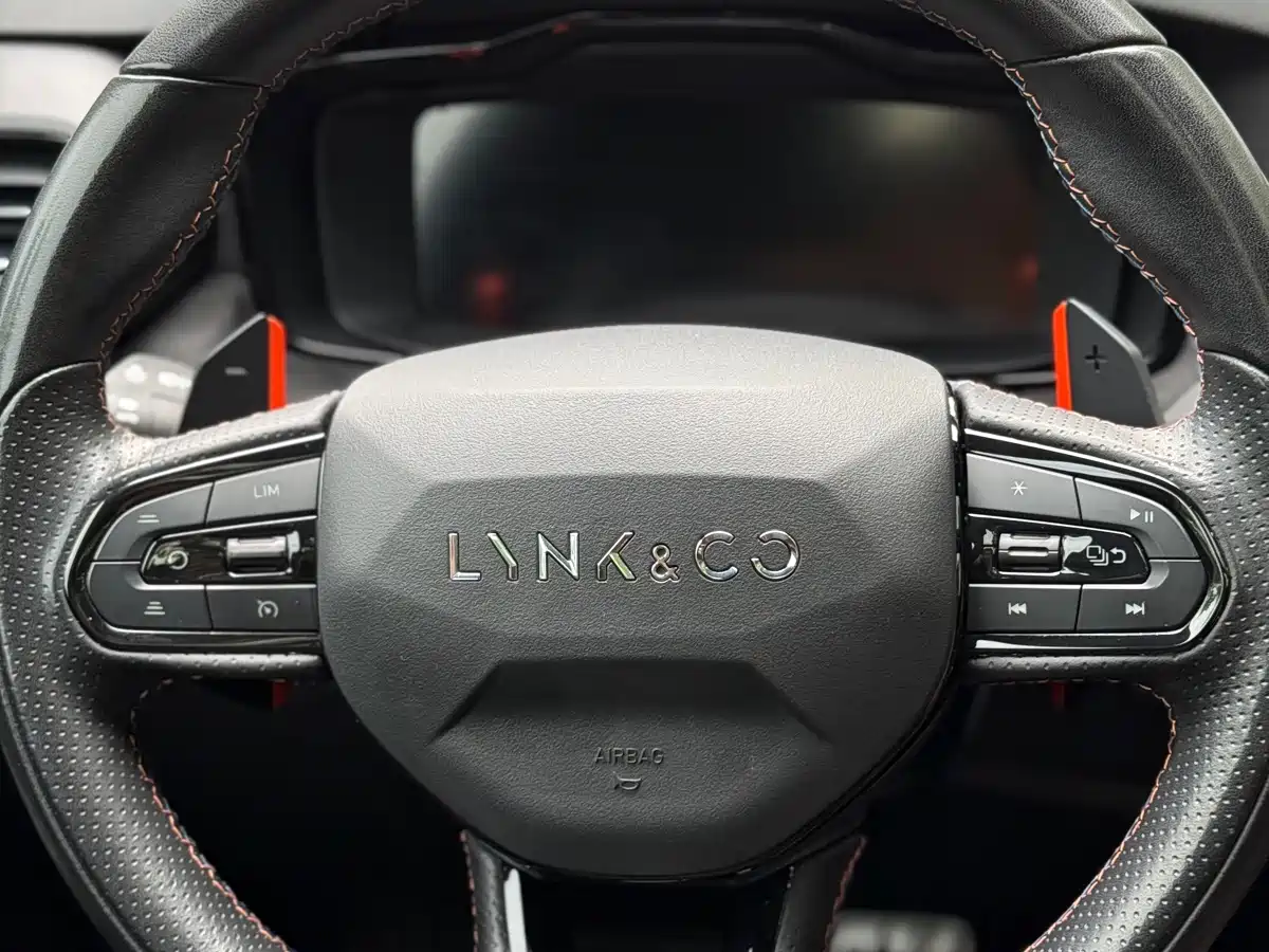 Lynk & Co 02 Hatchback 2022 2021 2.0TD Halo Driving Control Package Edition
