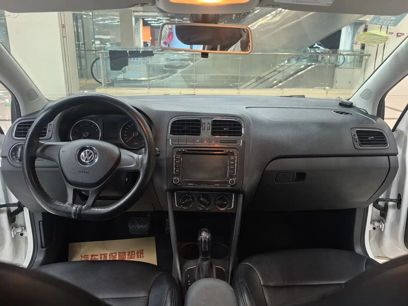 Volkswagen Polo 2014 1.4L Automatic Comfort Edition фото 5