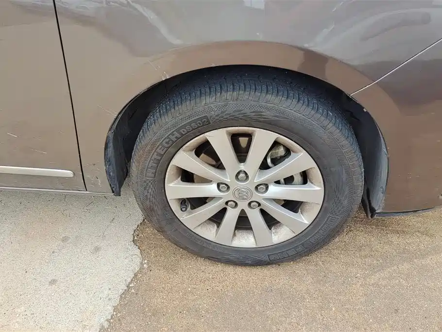 Buick GL8 2015 2.4L Luxury Business Exclusive Edition фото 6