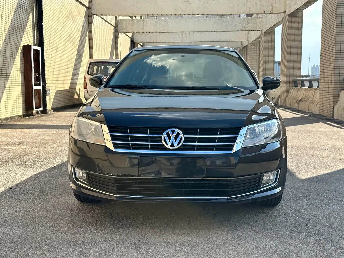Photo 2 - Volkswagen Lavida