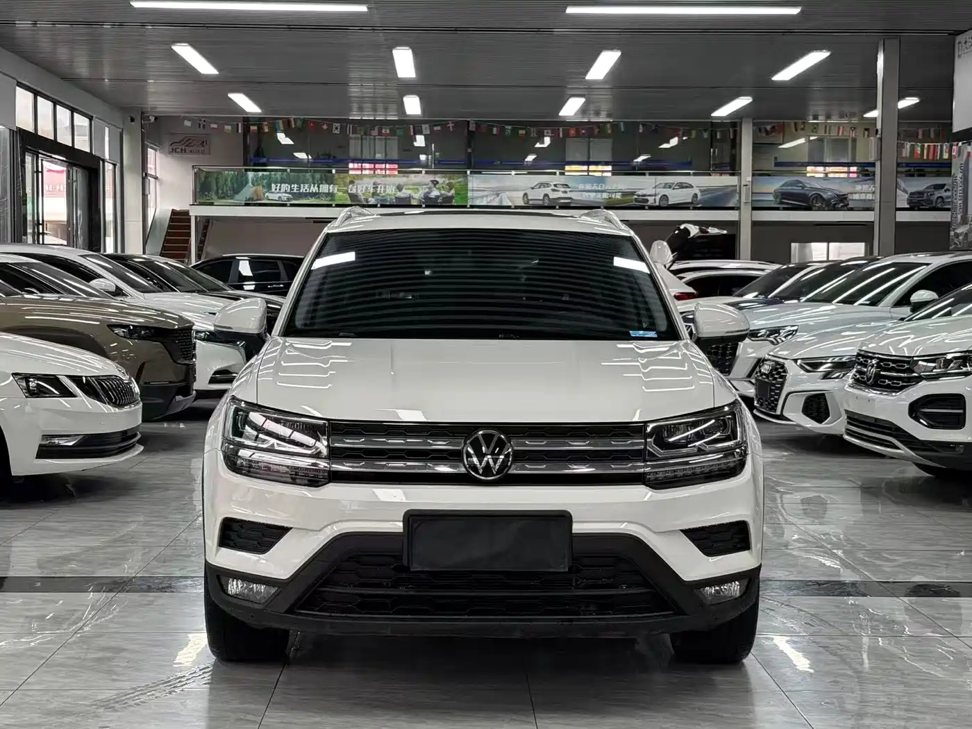 Volkswagen Tharu 2022 280TSI FWD Luxury Edition фото 2