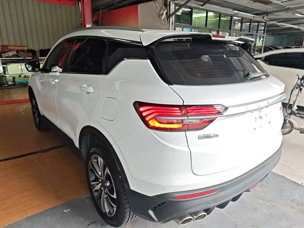 Фото 5 - Geely Binyue