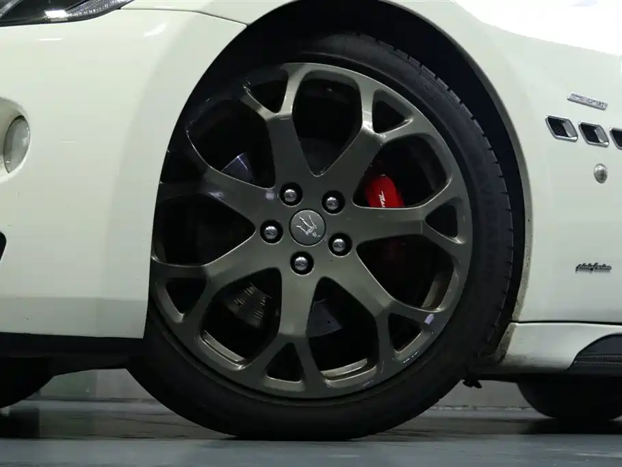 Maserati GranTurismo 2018 2007 4.2L Standard