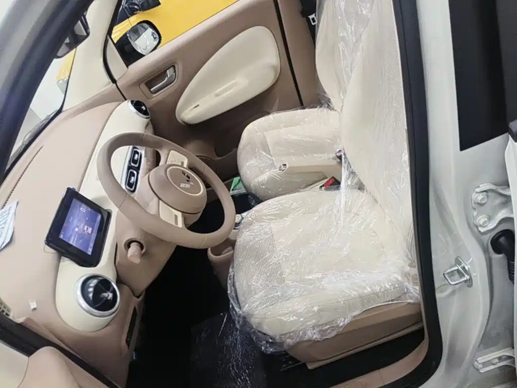 Wuling Motors Hongguang MINIEV 2026 2025 4-Door Advanced