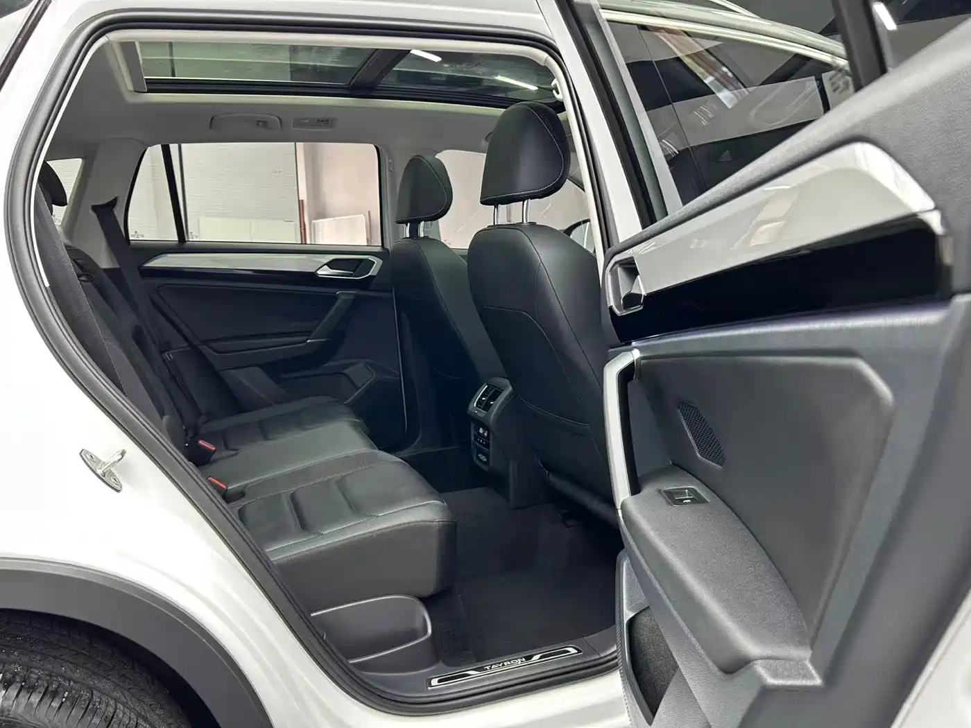 Volkswagen Tayron 2022 280TSI 2WD Luxury Smart Connect Edition фото 21
