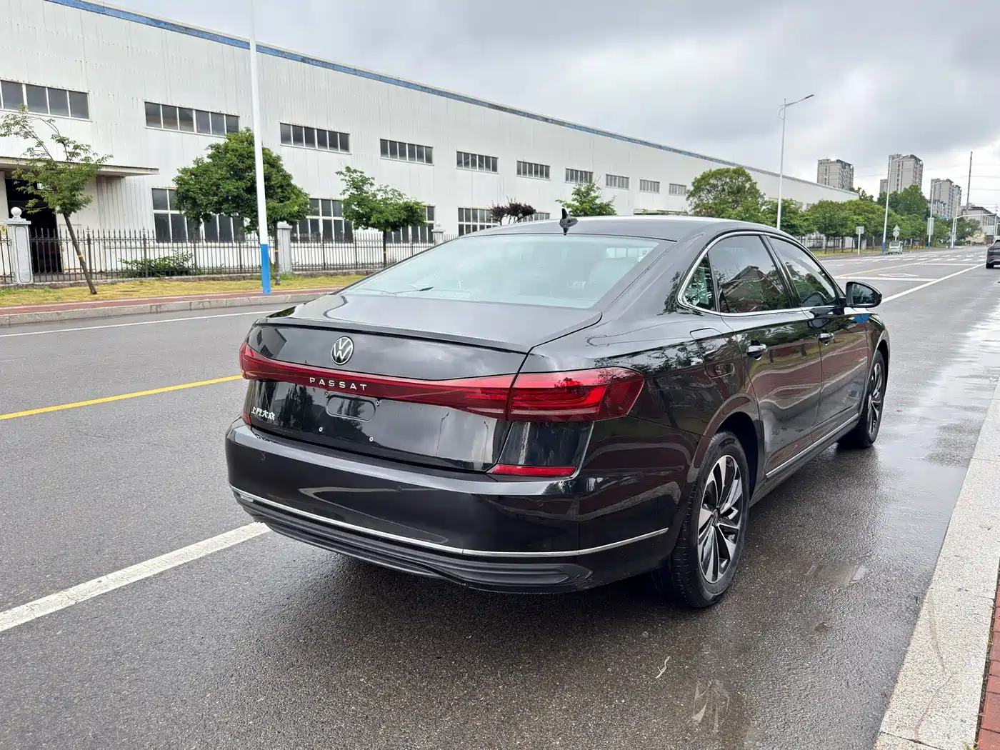 Volkswagen Passat 2025 Outstanding 280TSI Business Edition фото 7