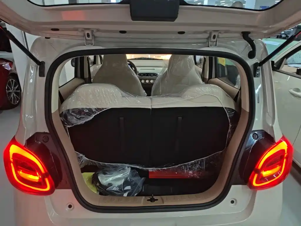 Wuling Motors Hongguang MINIEV 2026 2025 4-Door Advanced