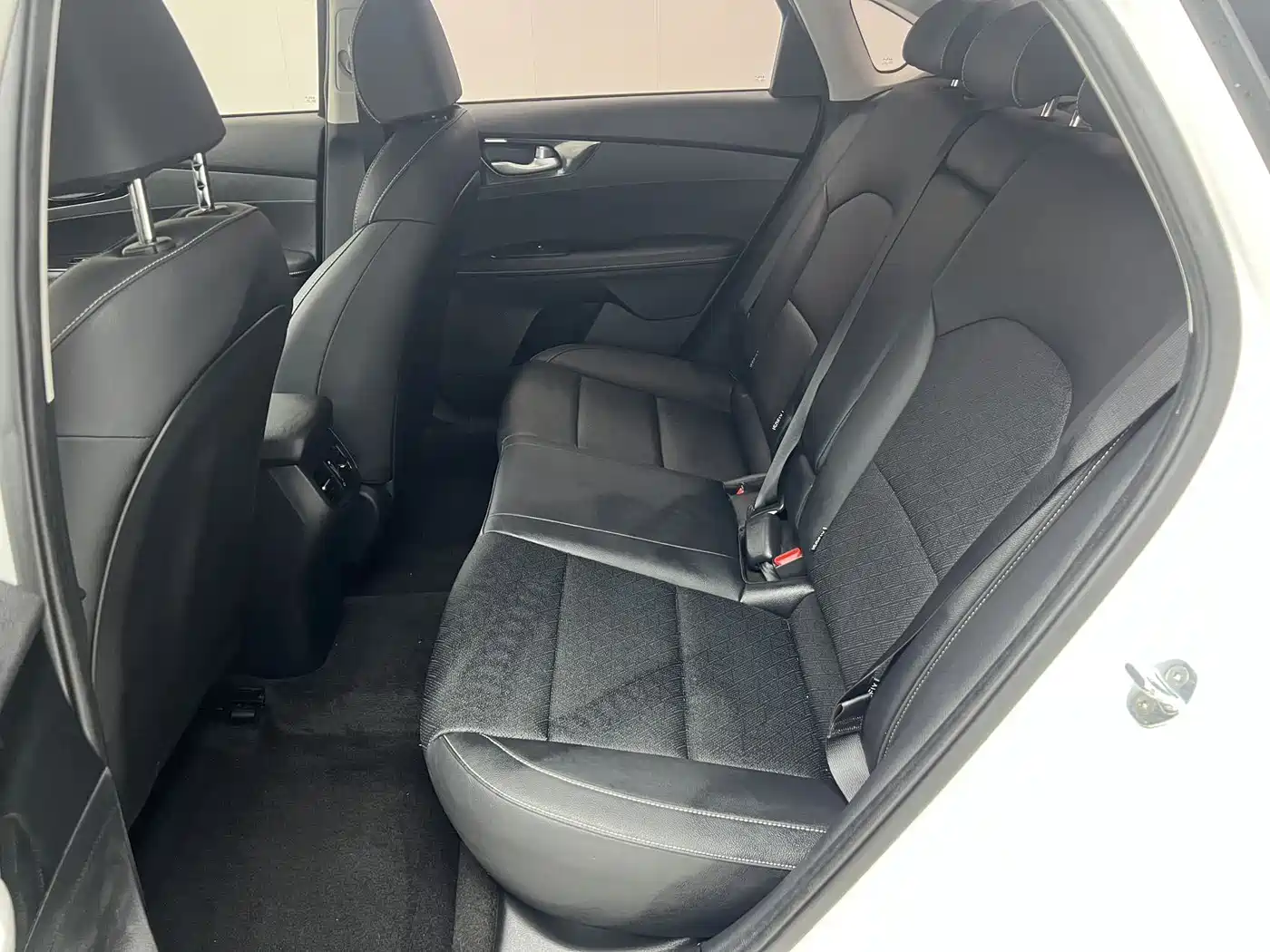 Kia K3 2021 1.5L CVT Fashion Edition фото 8