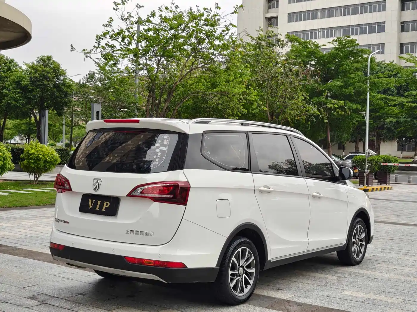 Baojun 730 2019 2019 1.5T CVT Fashion Edition 7-Seater China VI