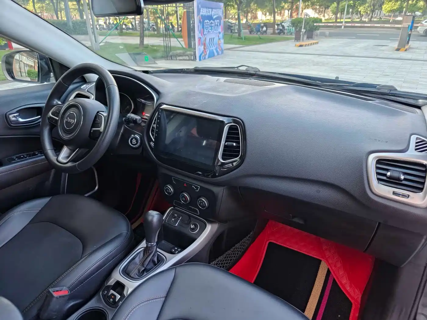 Фото 5 - Jeep Compass
