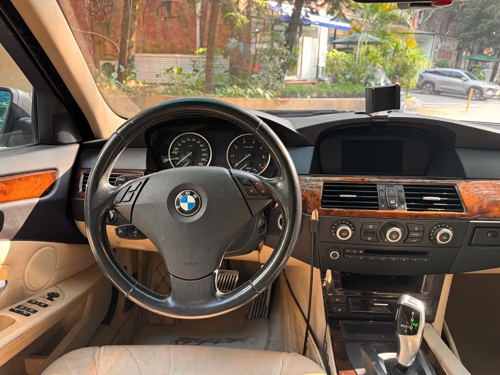 Photo 10 - BMW 5 Series