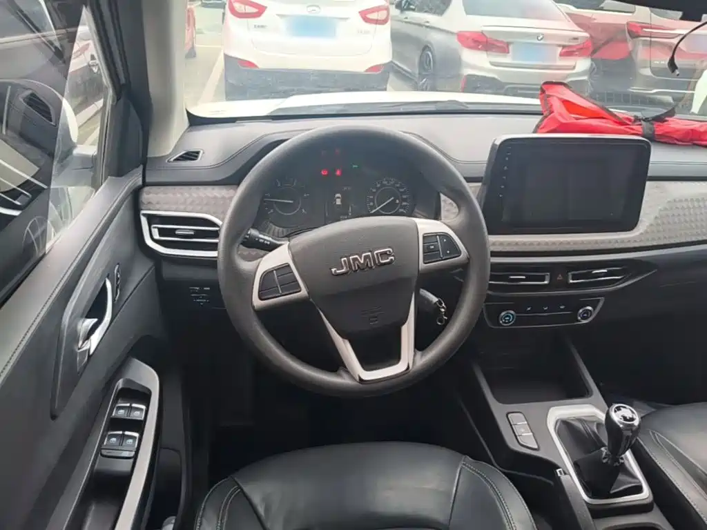Jiangling Baodian 2023 2023 2.5T Diesel 2WD Comfort Edition Flatbed Long Wheelbase JX4D25A6L