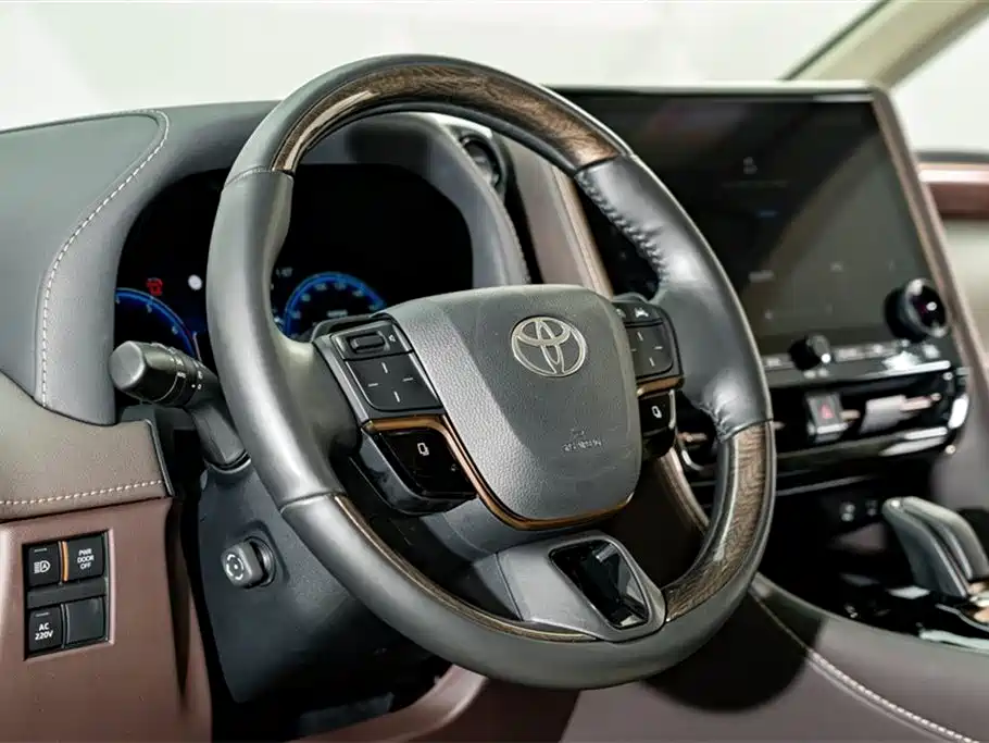 Toyota Alphard 2024 Hybrid 2.5L Ultimate Enjoyment Edition фото 11
