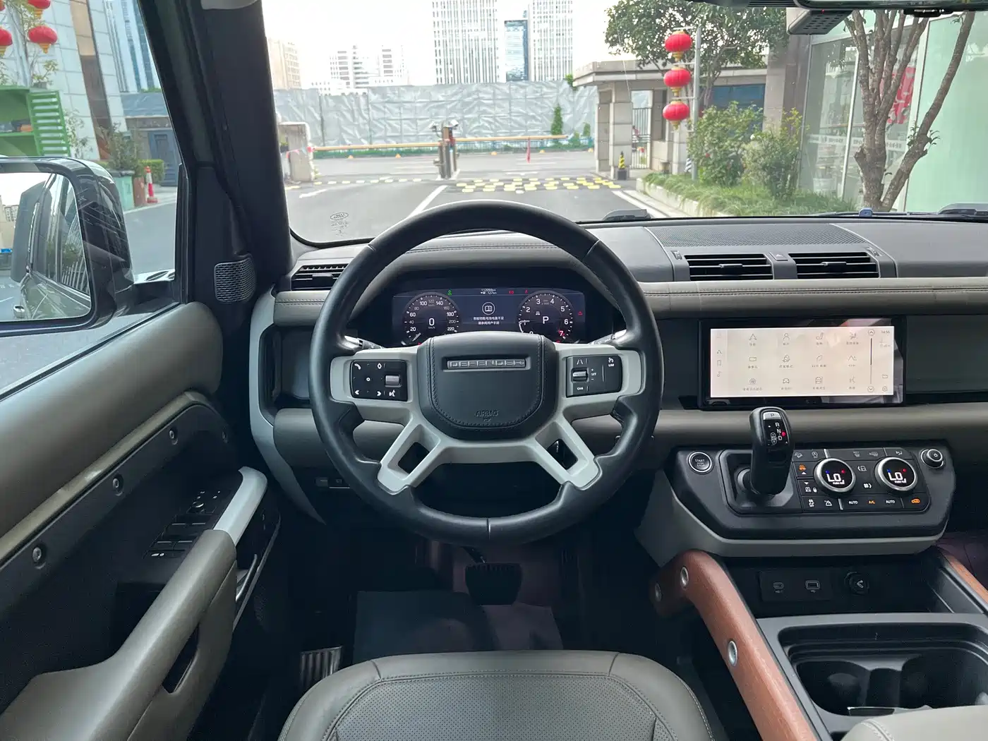 Фото 9 - Land Rover Defender