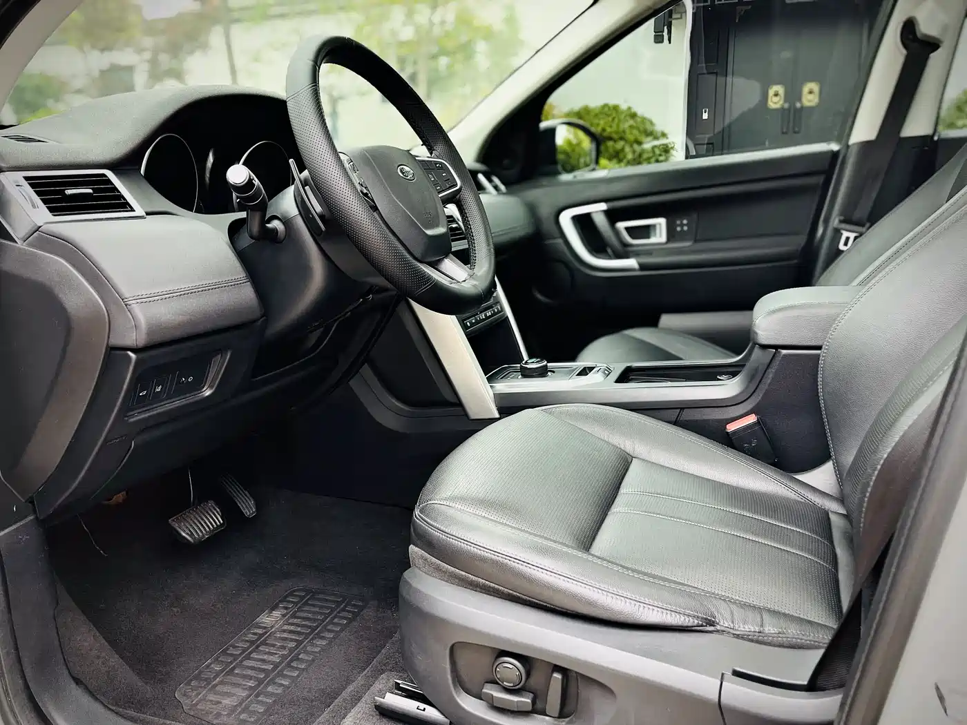Land Rover Discovery Sport 2019 240PS HSE Edition China VI фото 12