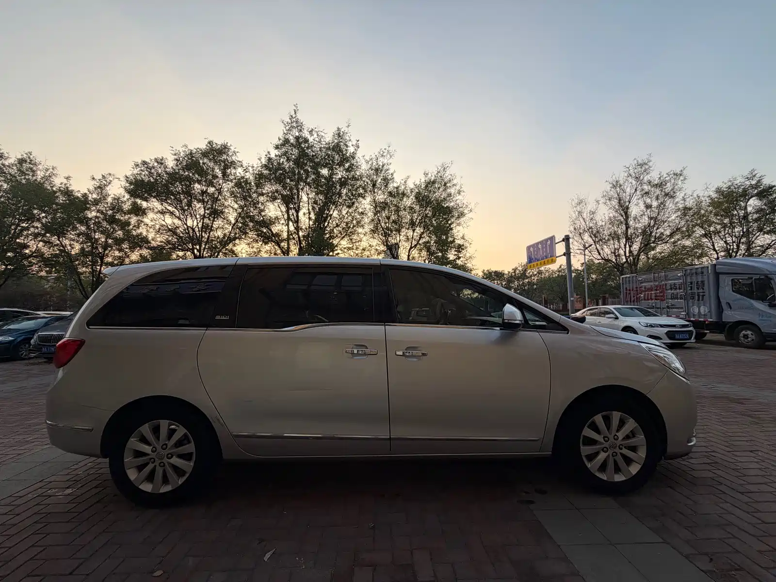Фото 7 - Buick GL8