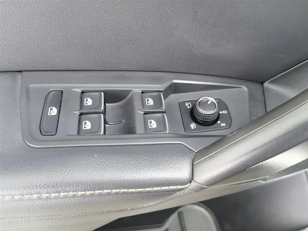 Volkswagen Tiguan L 2017 380TSI Automatic 4WD Luxury Edition фото 9