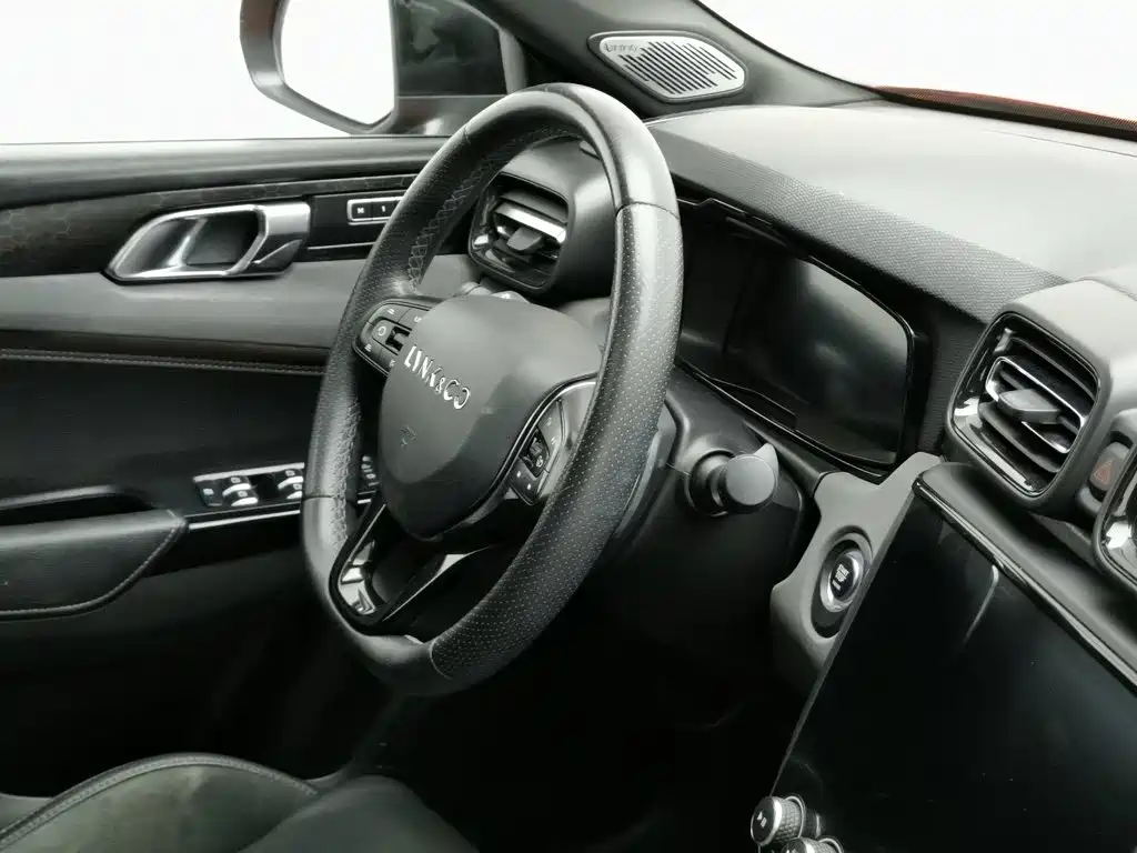 Фото 22 - Lynk & Co 03