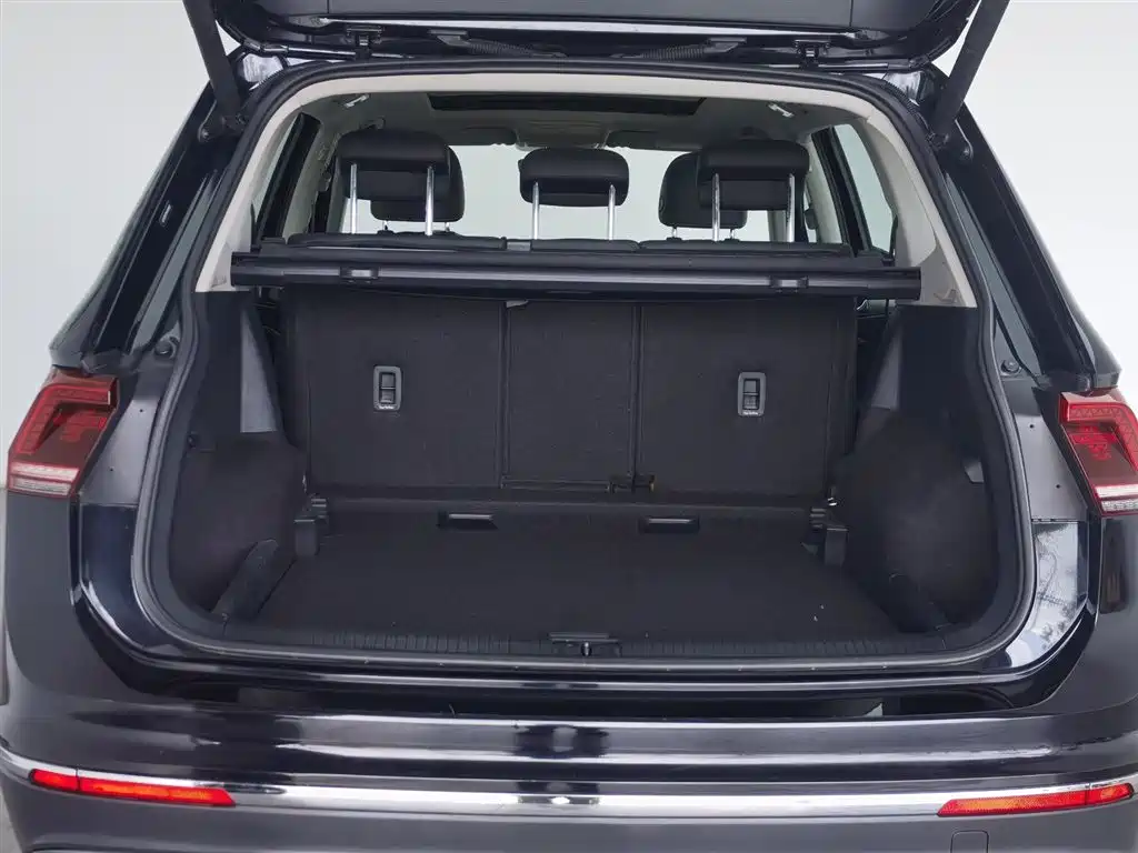 Volkswagen Tiguan L 2017 380TSI Automatic 4WD Luxury Edition фото 16