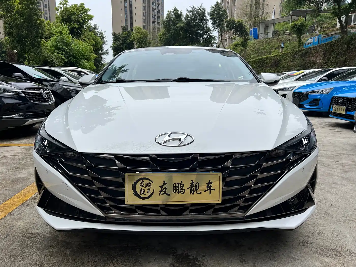 HYUNDAI ELANTRA