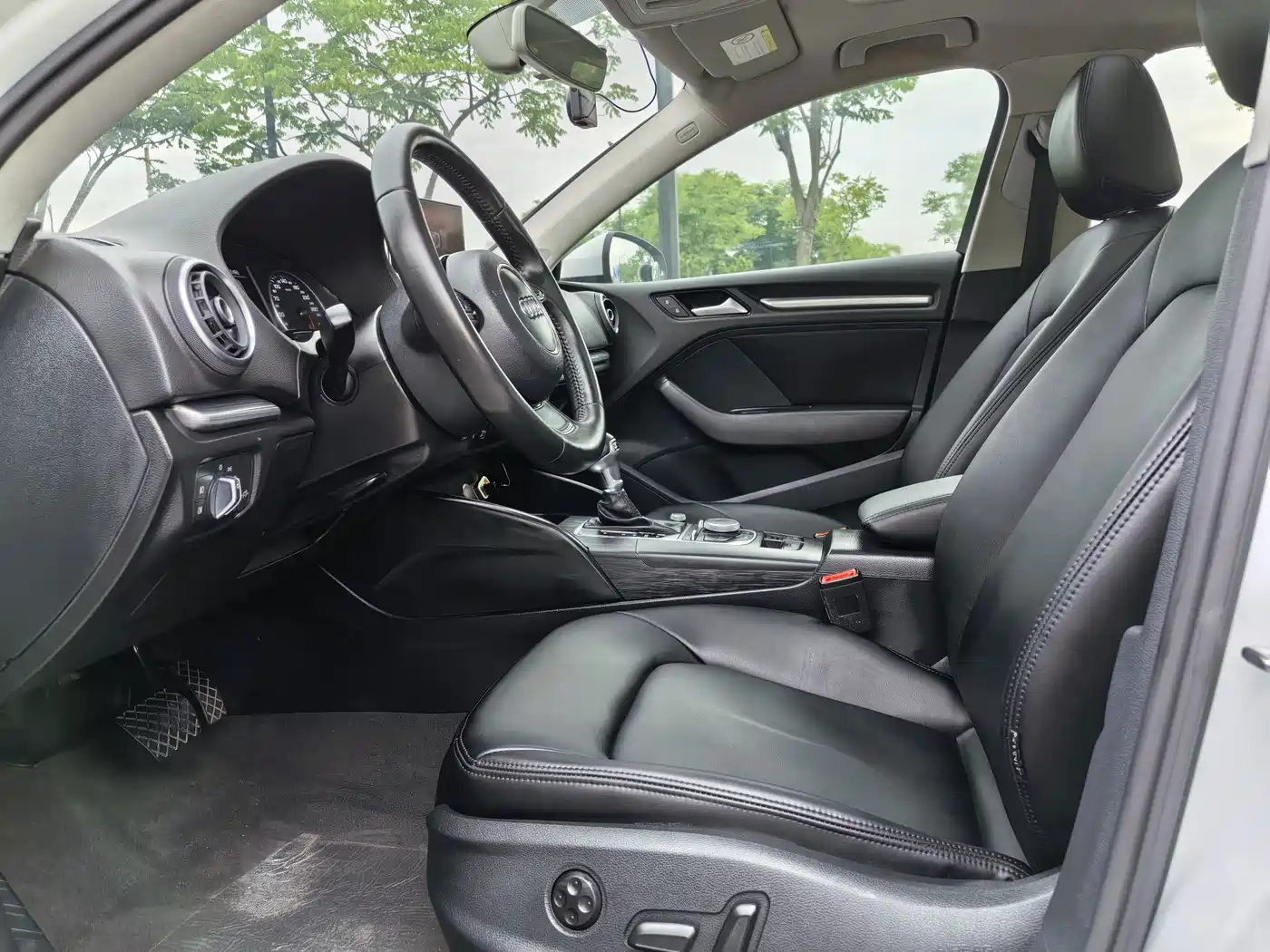 Audi A3 2016 Limousine 35 TFSI Leadership фото 6