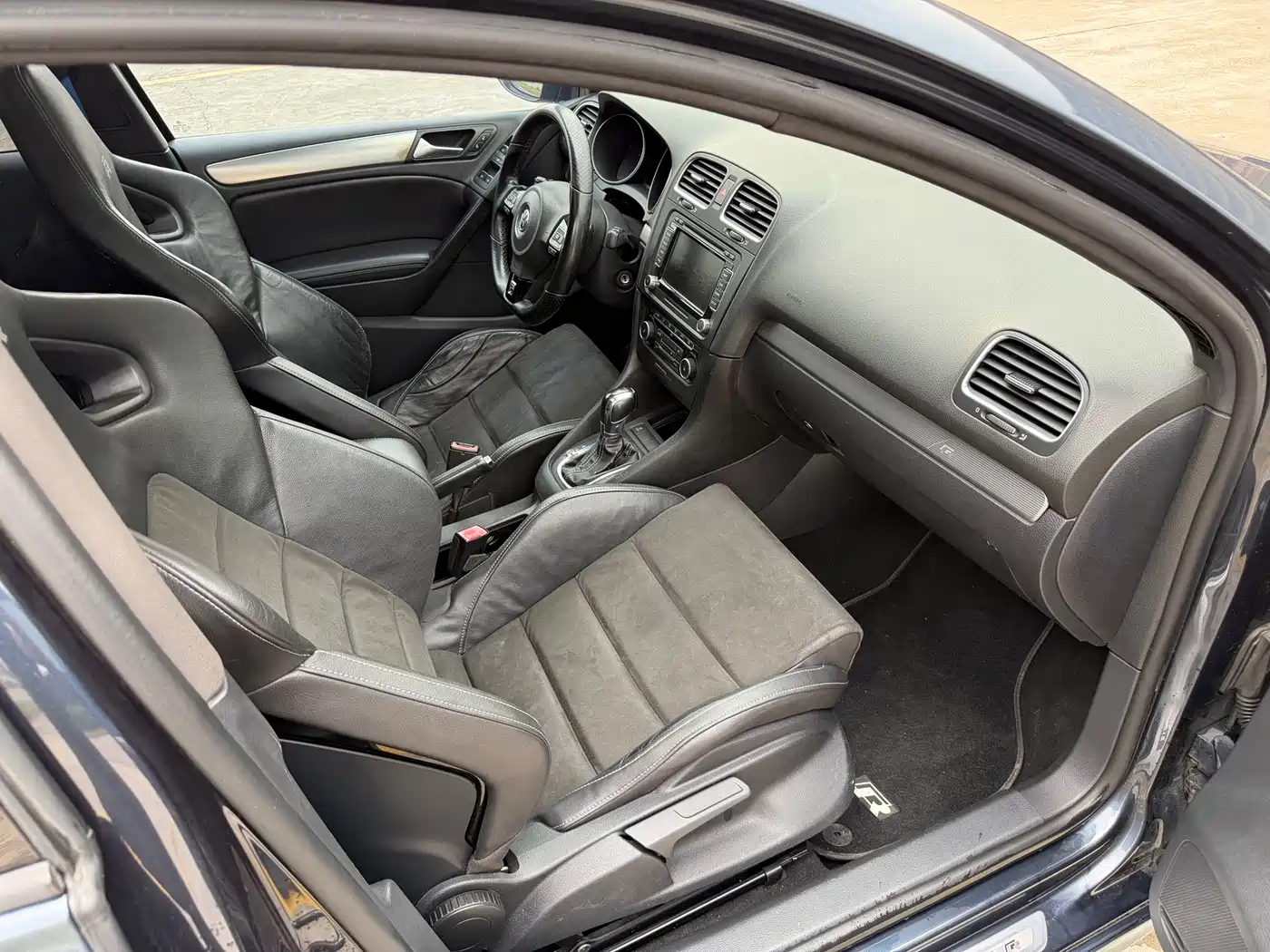 Volkswagen Golf (Import) 2011 2.0TSI R фото 18