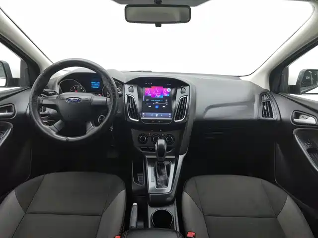 Ford Focus 2012 Hatchback 1.6L Automatic Comfort — фото 5