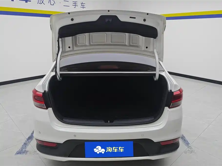 Photo 4 - Kia K2