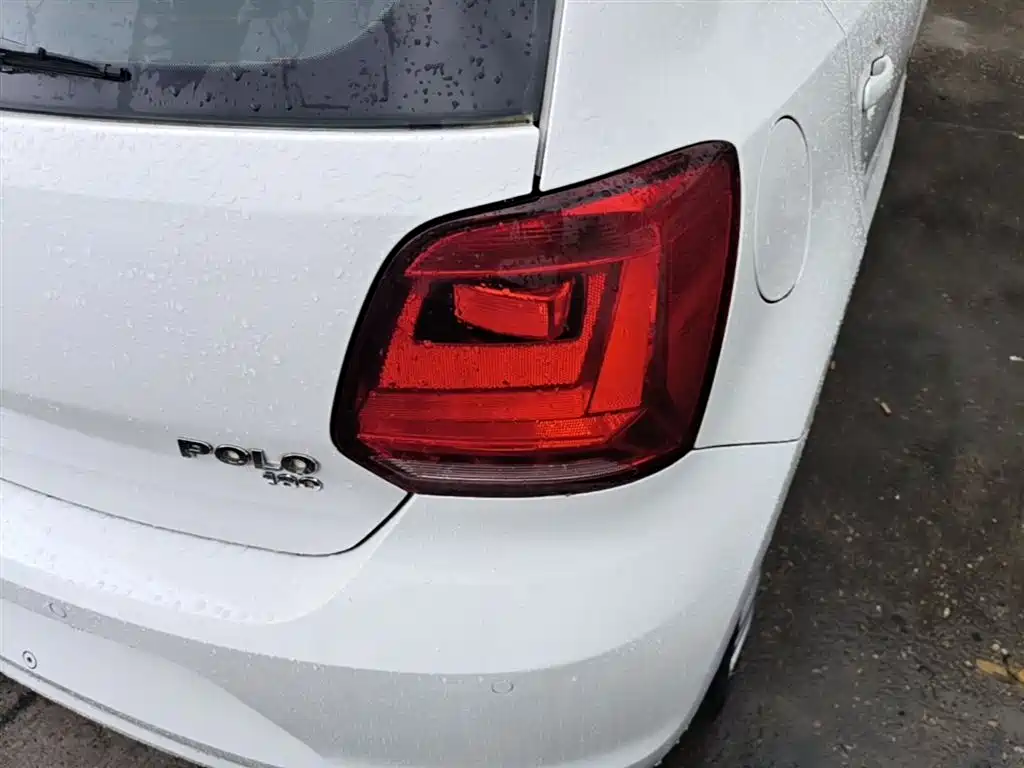 Volkswagen Polo 2016 1.6L Automatic Comfort фото 8