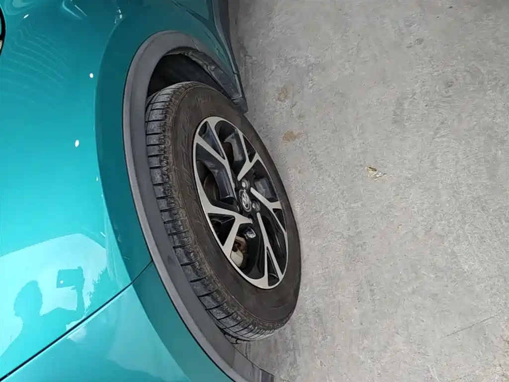 Toyota C-HR 2020 Model 2.0L Leading фото 25