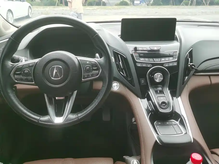 Фото 12 - Acura RDX
