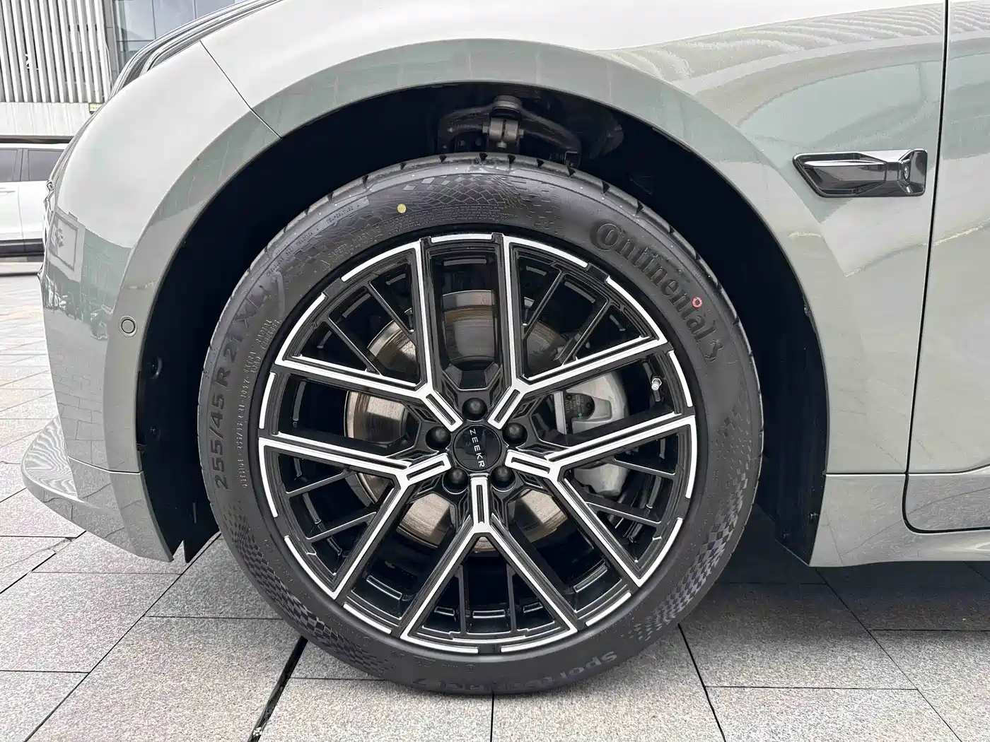 ZEEKR EXTREME KRYPTON 001