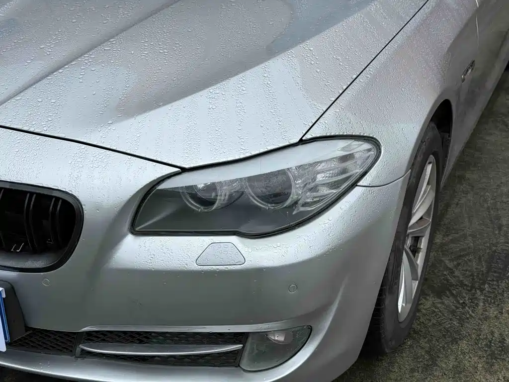 Photo 4 - BMW 5 Series