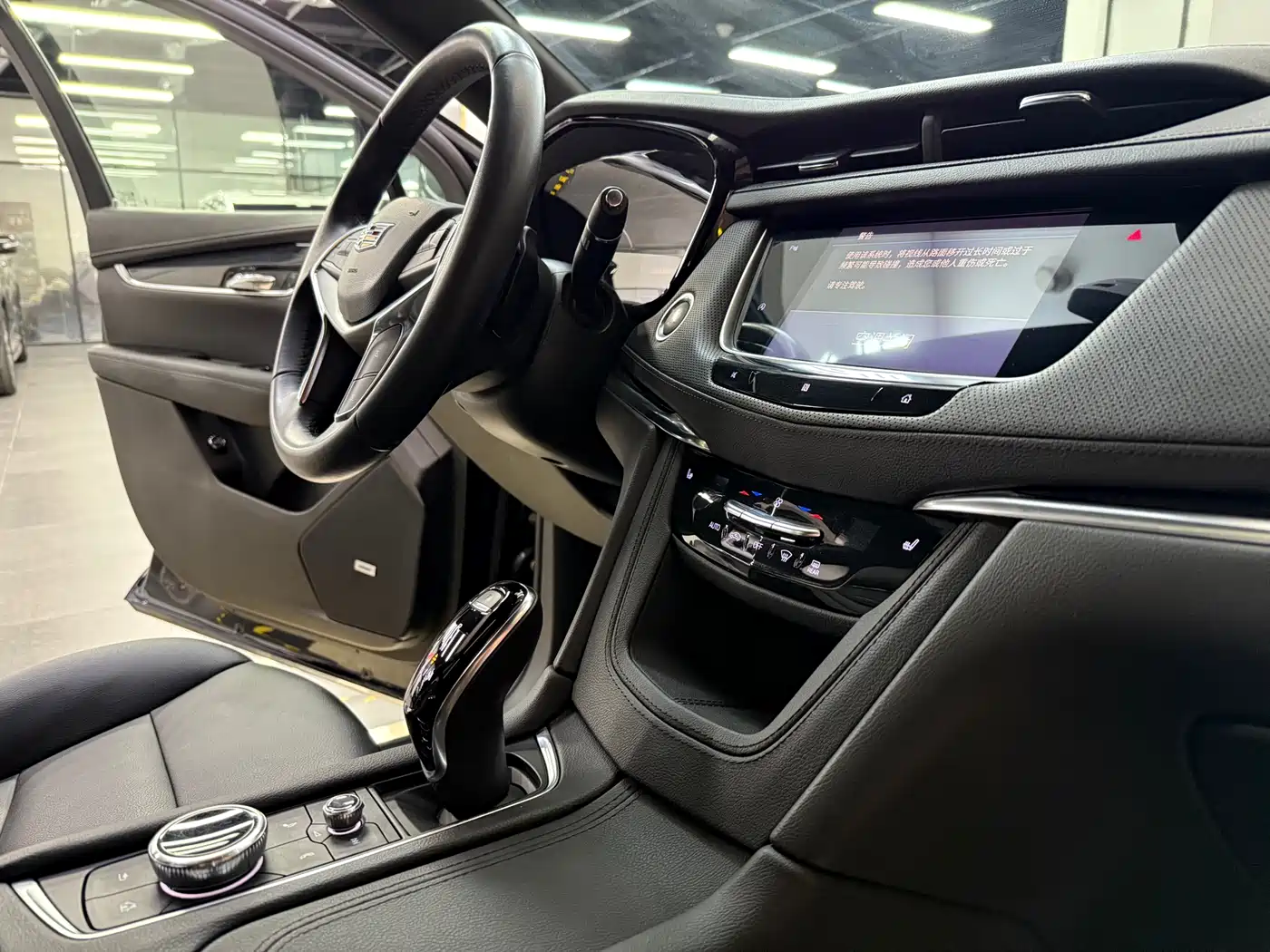 Cadillac XT5 2021 2.0T 2WD Luxury Edition фото 14