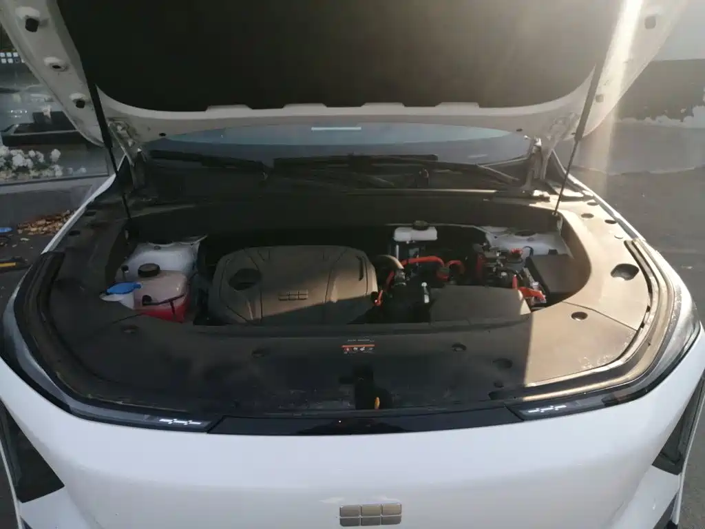 Geely Galaxy Galaxy L7 2025 2025 EM-i 115km Explorer+ Edition