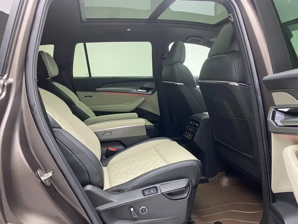 Audi Q6 2023 50 TFSI quattro Soaring Edition One фото 24