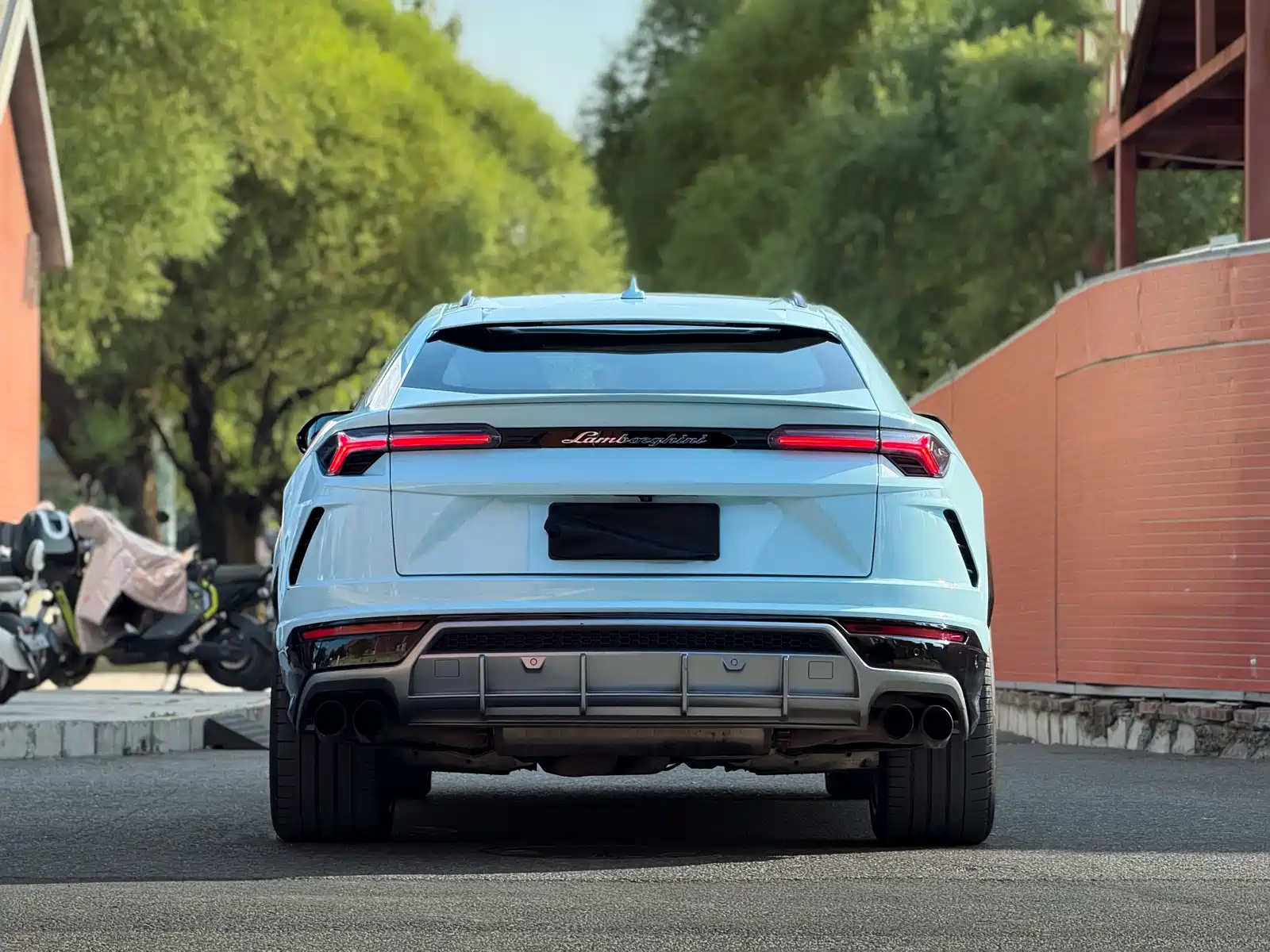 Фото 5 - Lamborghini Urus